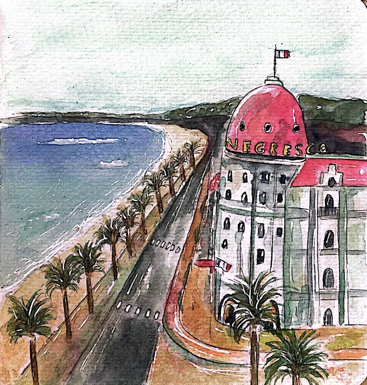 Le Negresco et la baie de Nice vus depuis la Promenade des Anglais