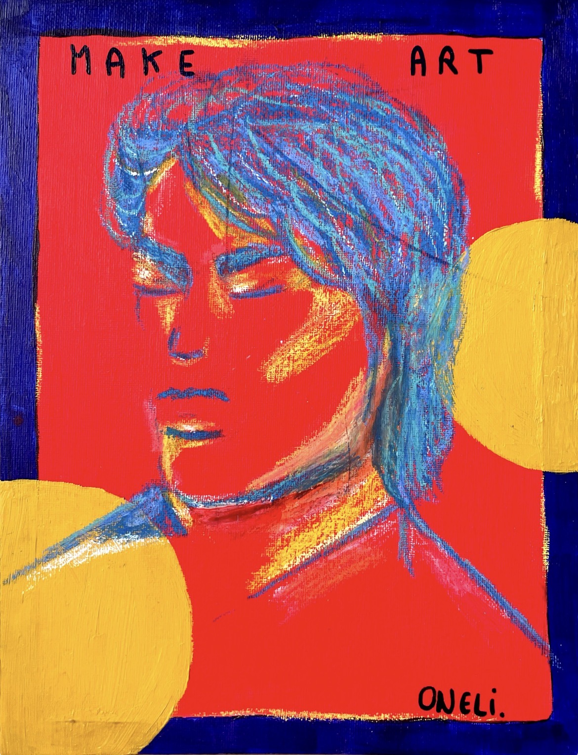 Portrait d’un homme aux cheveux bleus sur fond rouge, lettres « MAKE ART »